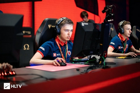 英雄联盟S15赛季精彩解说与玩家互动